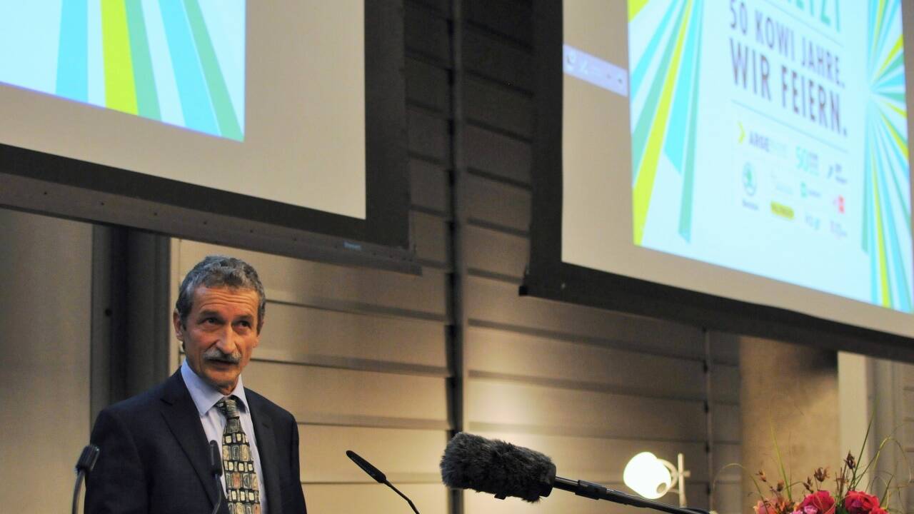 Die KoWi Salzburg zelebrierte ihr Jubiläum unter anderem mit einer Podiumsdiskussion im Unipark Nonntal. Im Bild: Fachbereichsleiter Josef Trappel. 