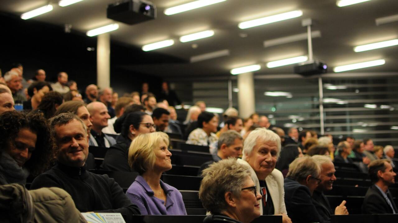Die KoWi Salzburg beging ihr Jubiläum mit einer Podiumsdiskussion im Unipark Nonntal. 