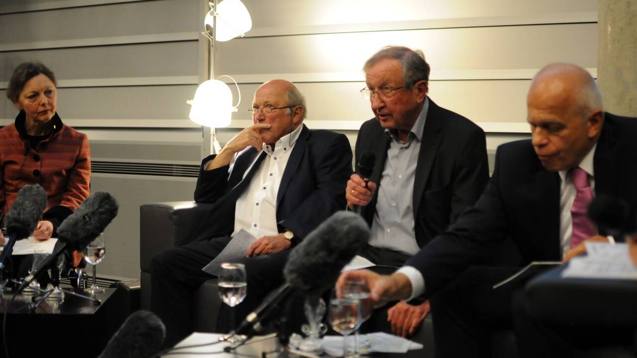 Die abschließende Podiumsdiskussion – mit Ingrid Paus-Hasebrink, Benno Signitzer, Michael Schmolke und Rudolf Renger (von links). 