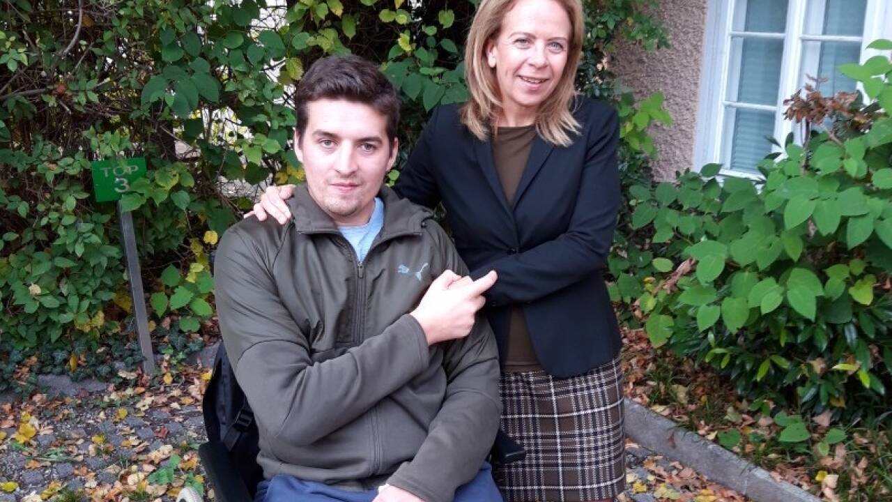 Corin Konradsheim mit seiner Anwältin Karin Sonntag. 