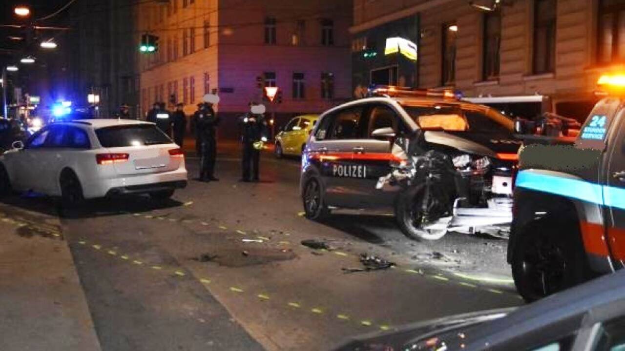 Drei Beamte wurden verletzt 
