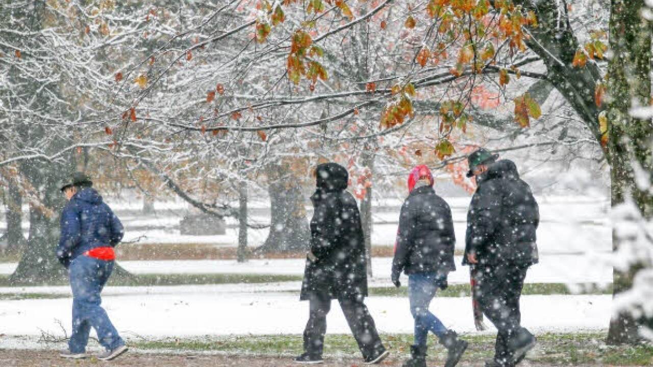 Auch in der Stadt Salzburg waren die Wiesen und Parks am Mittwochvormittag schneebedeckt. Auch in der Stadt Salzburg waren die Wiesen und Parks am Mittwochvormittag schneebedeckt.