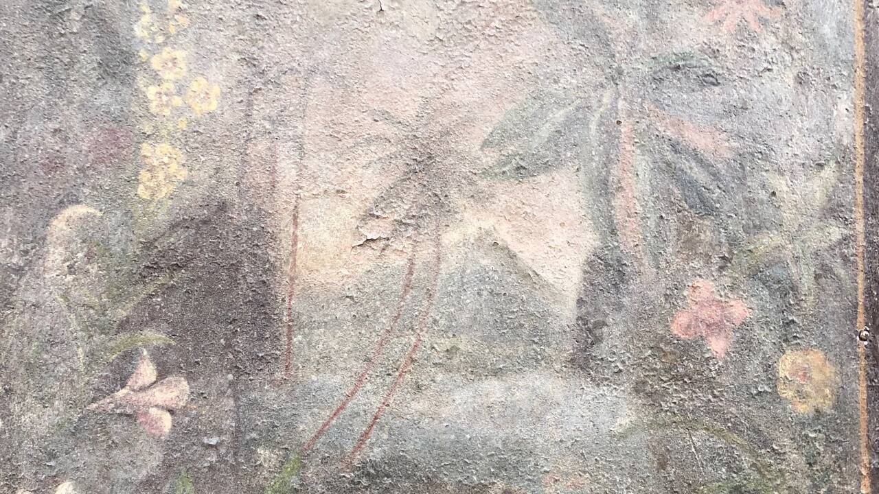 Die wunderschön bemalten Außenbalken.  