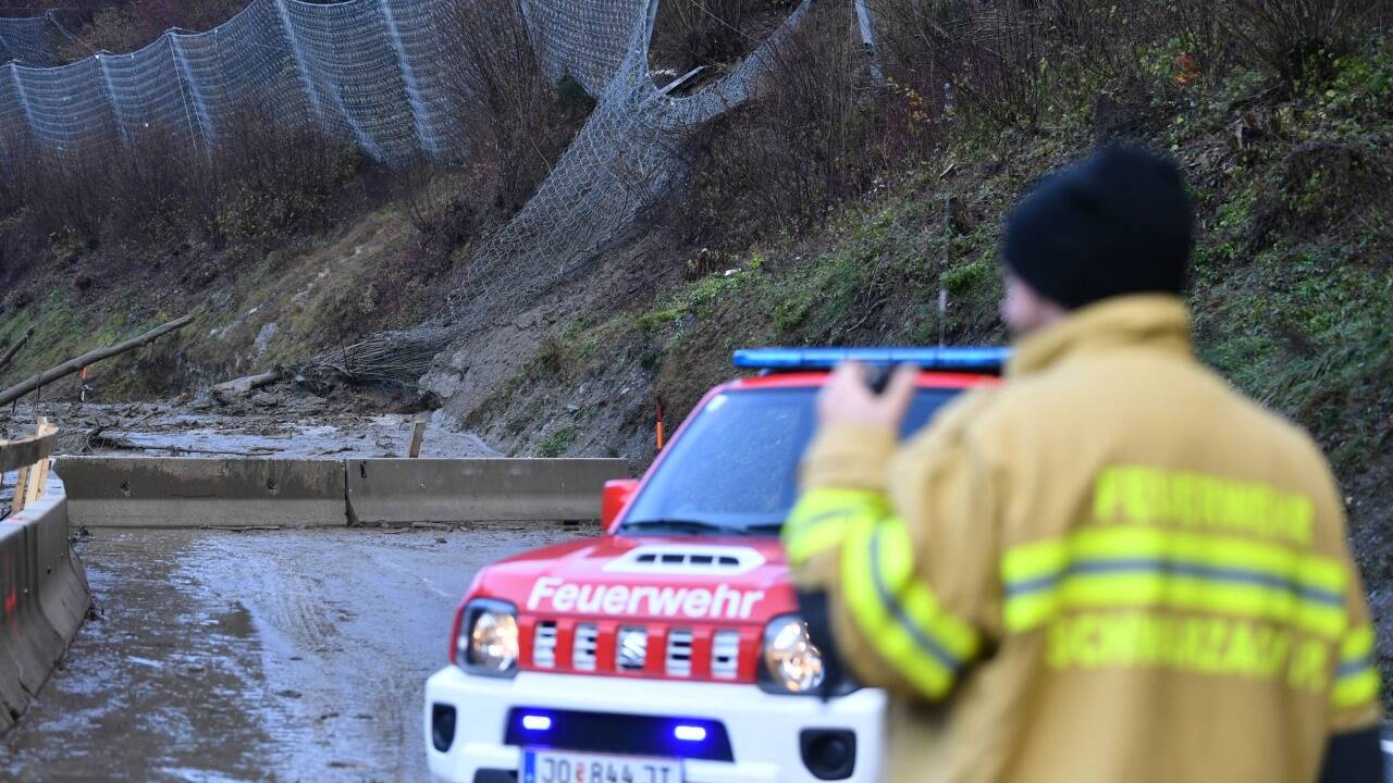 Die Pinzgauer Straße (B311) ist derzeit nicht befahrbar.  