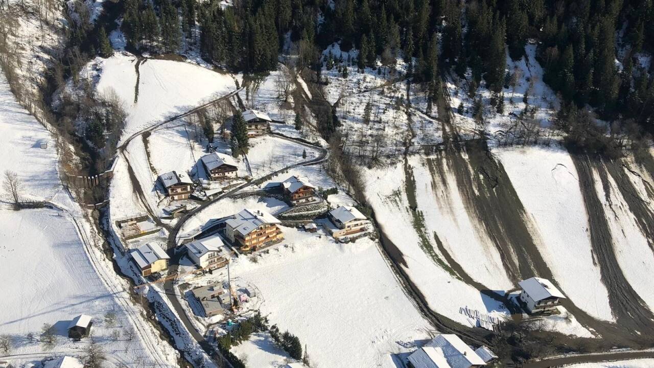 Erkundungsflug im Gasteinertal nach Hangrutschung . 