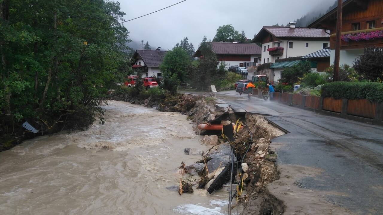 Überflutungen im Sommer, Schneemassen im Winter: Katastrophenfälle und Blackouts sind keine Filmszenarien, sondern auch im Tennengau fast schon alljährliche Realität.  Bilder: WLV/Pichler (1)/FF Adnet (1) 