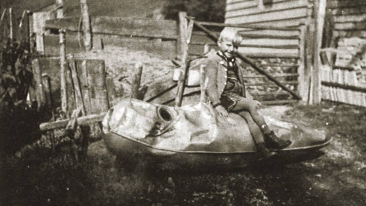 Von den Alliierten abgeworfener Tank (1944).  