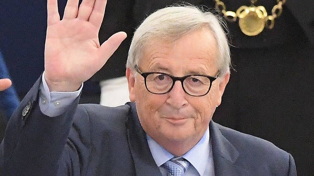 Jean-Claude Juncker sagt Adieu zu seinem Amt, nicht aber zu seiner „großen Liebe“ Europa. Jean-Claude Juncker sagt Adieu zu seinem Amt, nicht aber zu seiner „großen Liebe“ Europa.