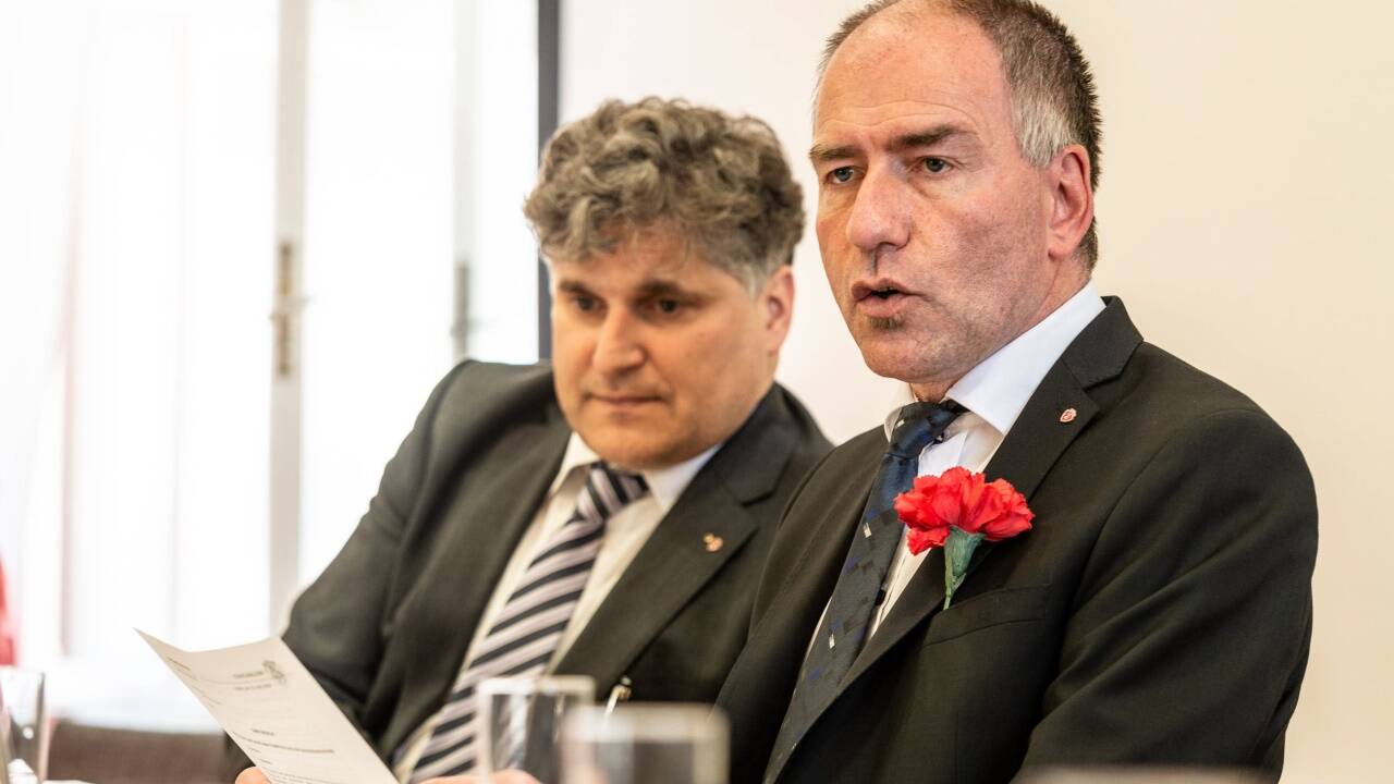 Bürgermeister Alexander Stangassinger (SPÖ, r.) und Stadtamtsdirektor Erich Angerer. Bürgermeister Alexander Stangassinger (SPÖ, r.) und Stadtamtsdirektor Erich Angerer.