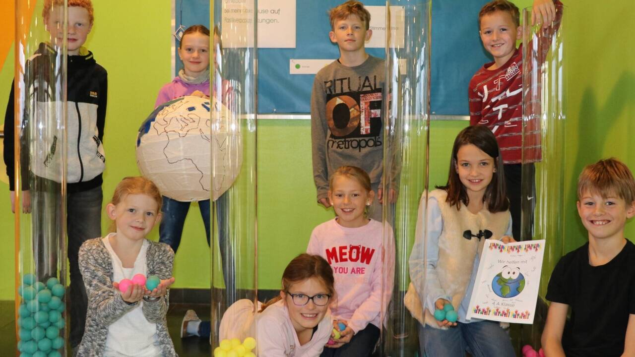 Sebastian, Sarah, Manuel, Lorenz (hintere Reihe) und Larissa, Isabella, Katharina, Fiona und Tobias (vordere Reihe, v. l.)  Bild:  
