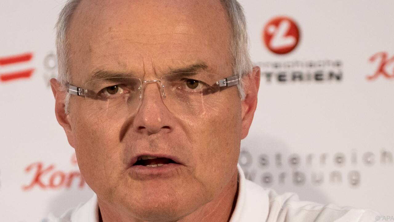 Karl Stoss hört auf.  
