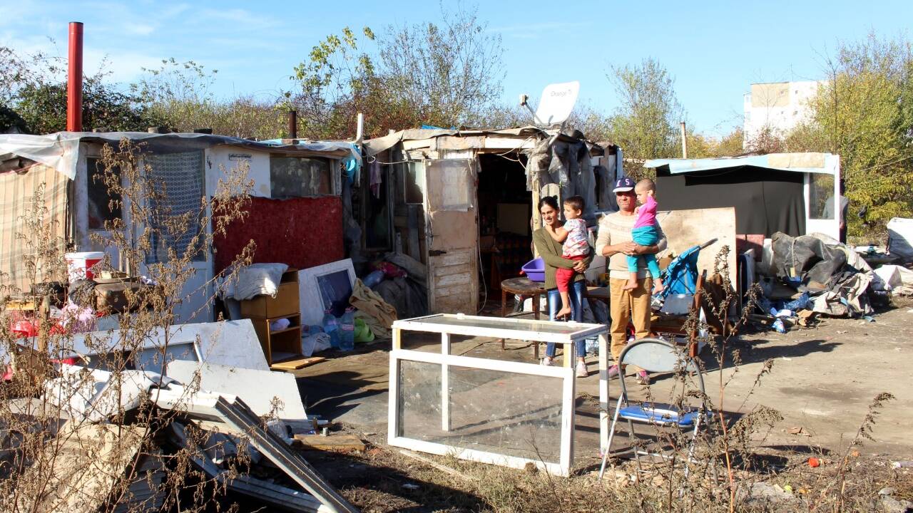 Mindestens eine Million Roma leben abseits der „weißen“ Gesellschaft in Baracken und auf Müllhalden. 