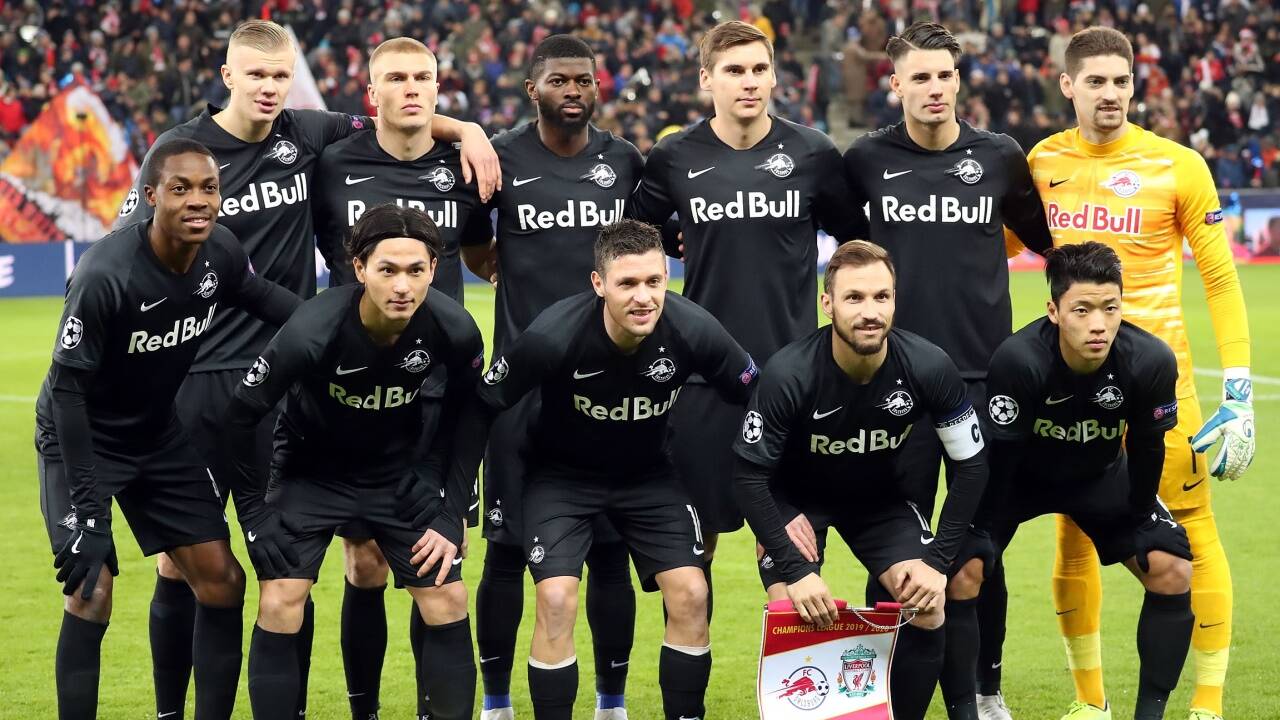 Startelf: Die Mannschaft on Red Bull Salzburg am Dienstag, 10. Dezember 2019, vor dem Champions-League-Spiel gegen den FC Liverpool in Wals-Siezenheim. 