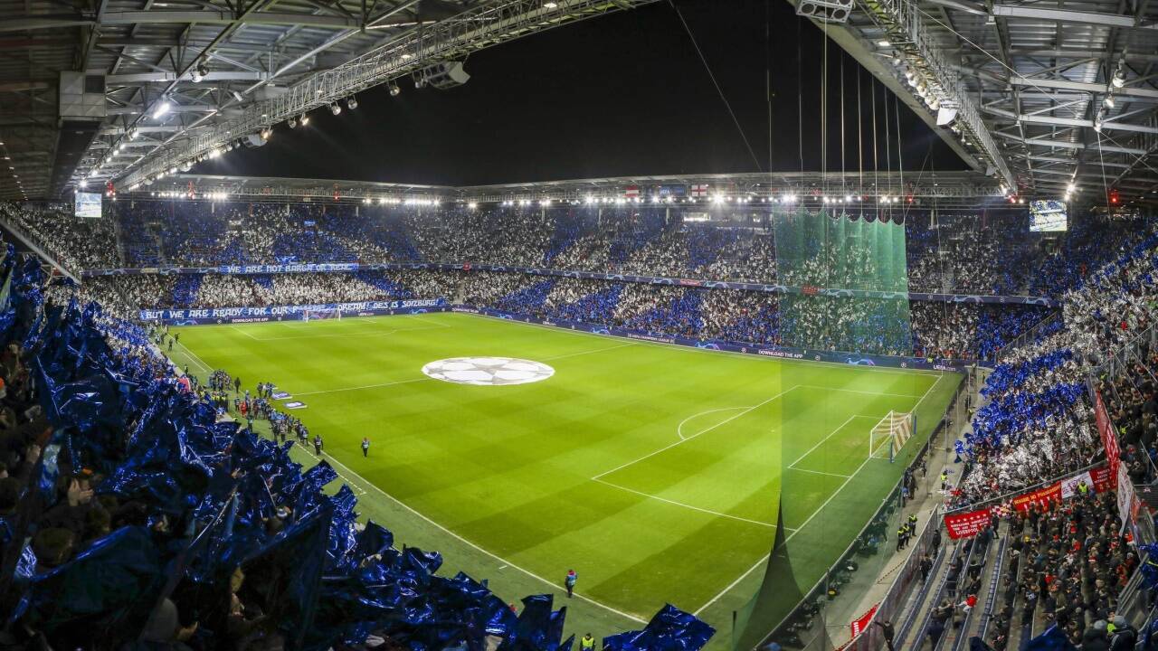 Ausverkauft seit vielen Wochen – die Red-Bull-Arena beim Spiel Salzburg vs Liverpool. 