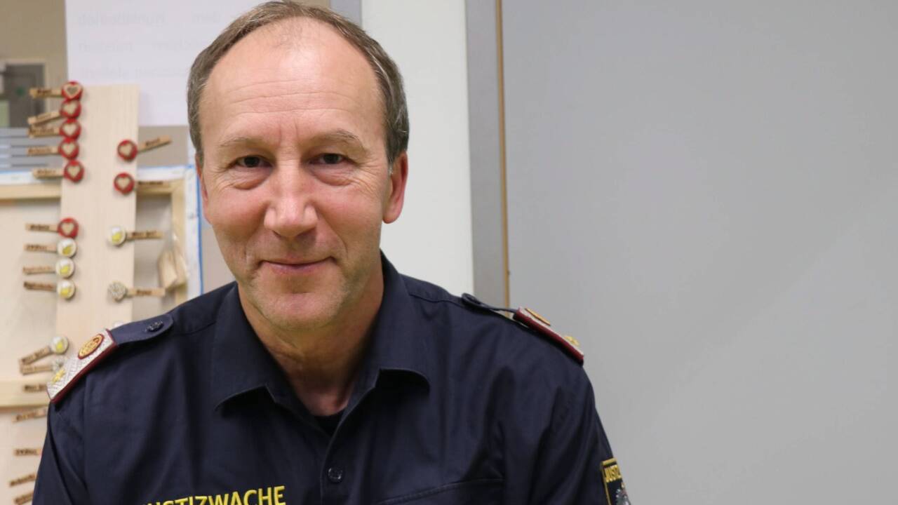 Herbert Reitsamer ist seit über zehn Jahren Abteilungsinspektor in der JA (Justizanstalt) in Puch. 