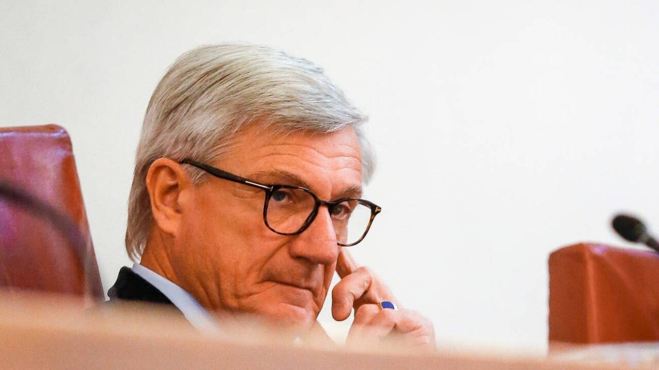Stadtchef Harald Preuner schlägt trotz skeptischem Blick neue Töne an: Der Touristen-Shuttle von der Messe in die Altstadt wird ausgebaut, die Verkehrsberuhigung im Zentrum könnte noch heuer starten. 