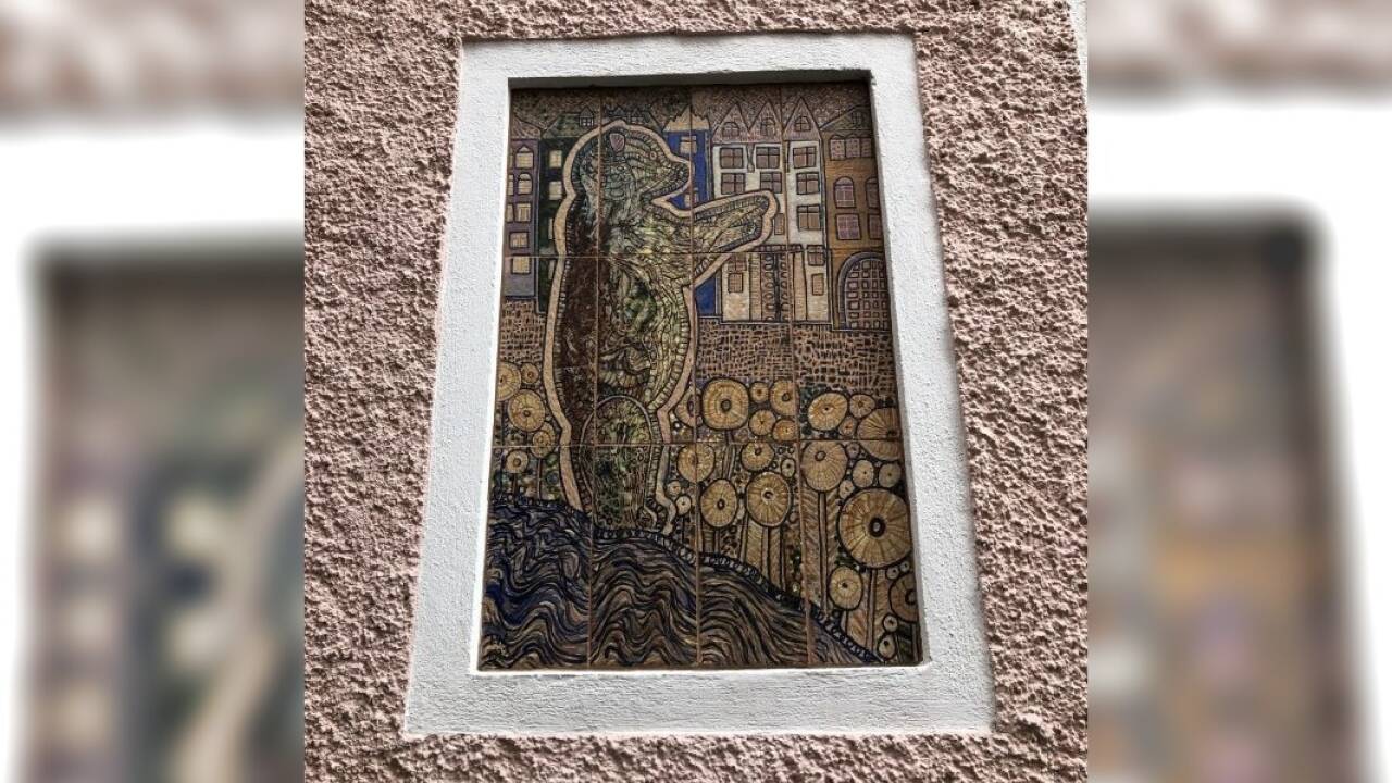 Auf dem Haus Bärengässchen 14 setzte die Keramikkünstlerin Inge Werthmann dem Bären ein Denkmal.  