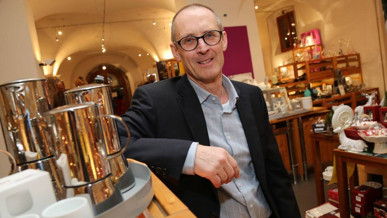 Die Stammkunden und Liebhaber von hochwertigem Geschirr, Glas und Porzellan vernehmen die Nachricht mit großem Bedauern: Der Salzburger Unternehmer Heinz Roittner schließt Anfang März sein Geschäft „Cook & Table“ im Ofenloch am Fuße des Rainbergs.  