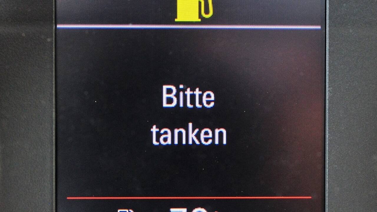 Leert sich der Tank, meldet sich das Auto – oftmals vergeblich. Leert sich der Tank, meldet sich das Auto – oftmals vergeblich.