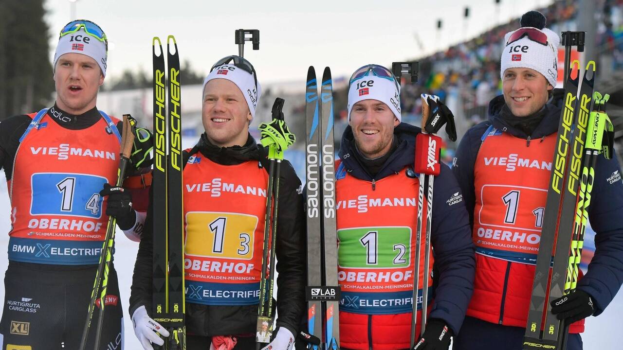 Norwegens Biathleten siegten: Vetle Sjastad Christiansen, Johannes Dale, Erlend Bjontegaard und Lars Helge Birkeland. 