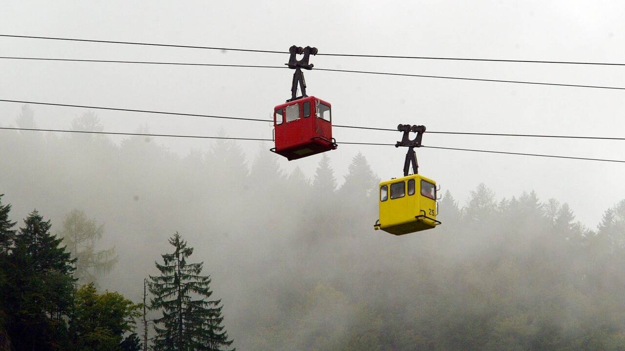 Die roten und gelben Gondeln der Zwölferhornbahn sind Geschichte. Jetzt geht es um die neue Bahn.  