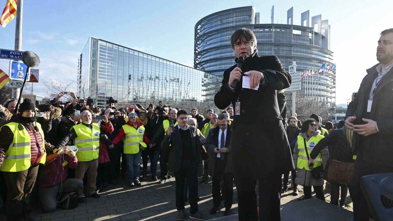 Carles Puigdemont vor dem EU-Parlament in Straßburg. 