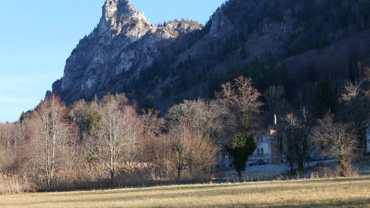 Blick vom Gut Guggenthal auf den Nockstein. Blick vom Gut Guggenthal auf den Nockstein.