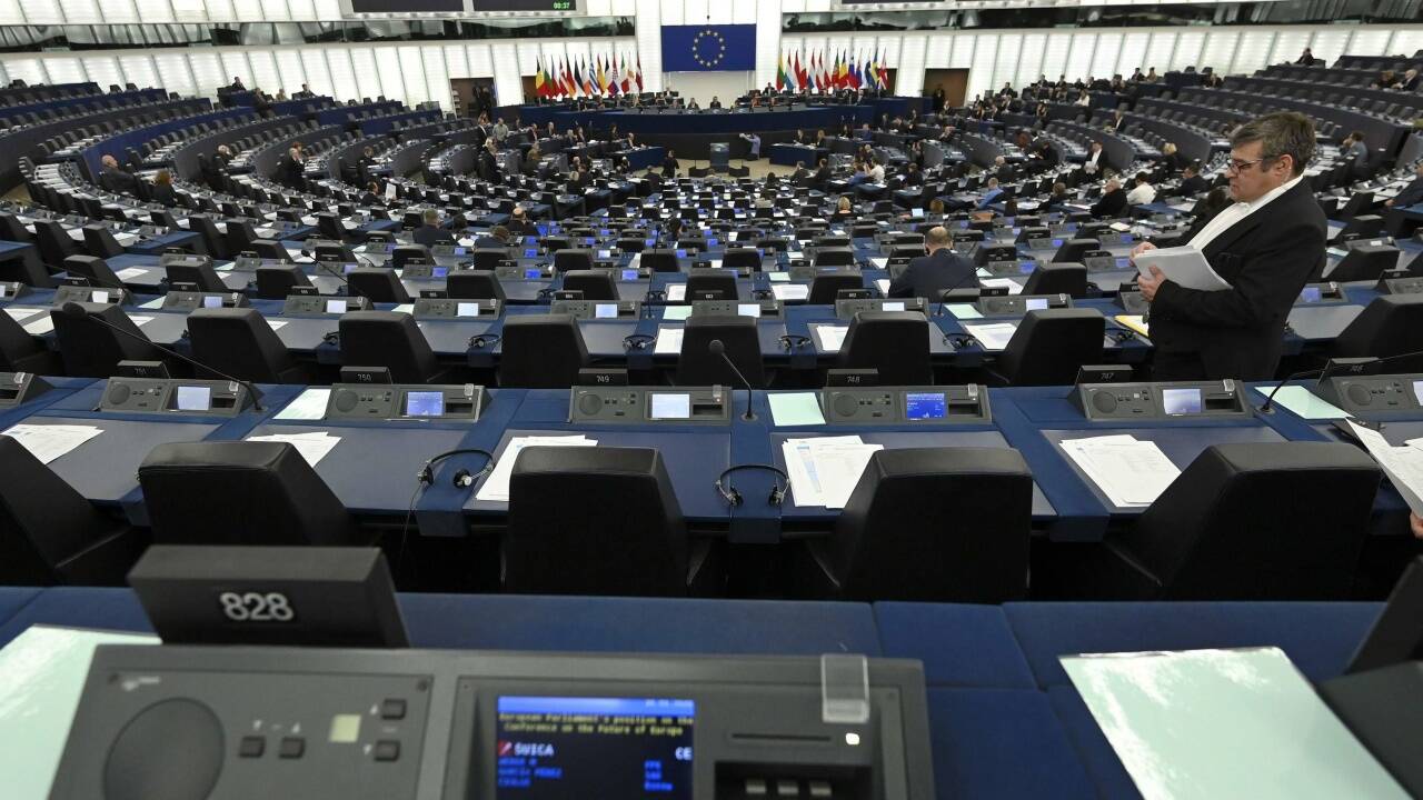 Während der Debatte waren die Reihen nicht gerade dicht besetzt im EU-Parlament in Straßburg. 