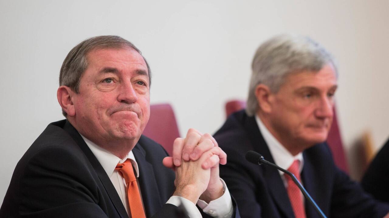 Ex-Stadtchef Heinz Schaden wird mit einer hohen Forderung konfrontiert (rechts im Bild sein Nachfolger Harald Preuner). Ex-Stadtchef Heinz Schaden wird mit einer hohen Forderung konfrontiert (rechts im Bild sein Nachfolger Harald Preuner).
