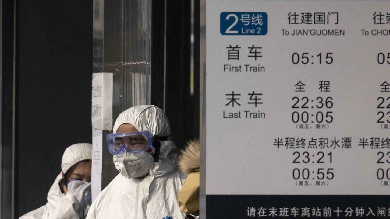 Angesichts der starken Ausbreitung der neuen Lungenkrankheit hat China seine drastischen Maßnahmen am Wochenende deutlich verschärft. 