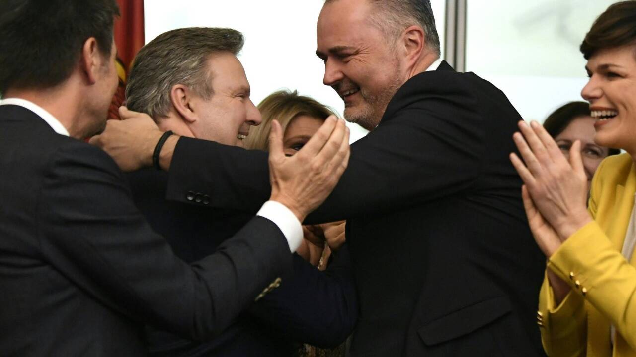 Der Moment des Sieges: Hans Peter Doskozil nimmt die Gratulationen von Pamela Rendi-Wagner und Michael Ludwig entgegen.  