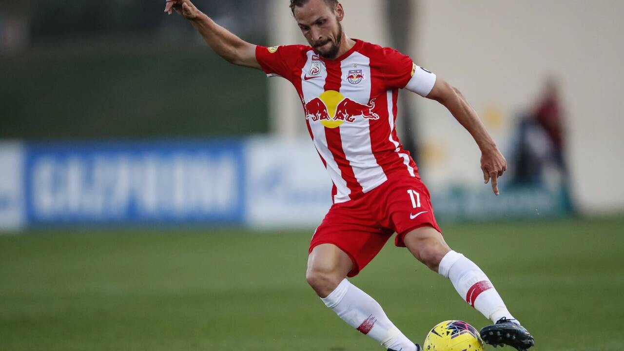 Andreas Ulmer ist im Bullen-Team gesetzt. Andreas Ulmer ist im Bullen-Team gesetzt.