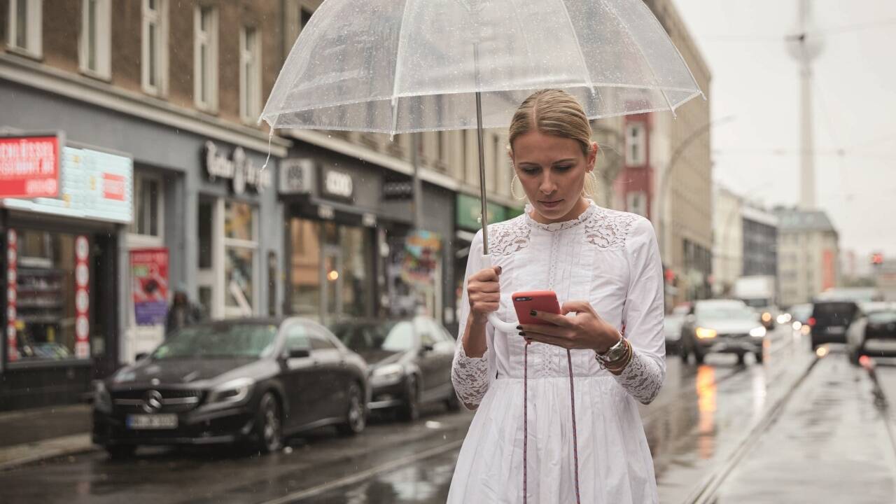 Die Reporterin Nena Schink war Instagram-süchtig. Nun rechnet sie mit sozialen Medien ab. 