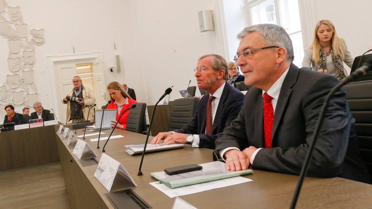 Die 380 kV-Freileitung sorgte am Mittwoch für heftige Diskussionen im Landtag. Die 380 kV-Freileitung sorgte am Mittwoch für heftige Diskussionen im Landtag.