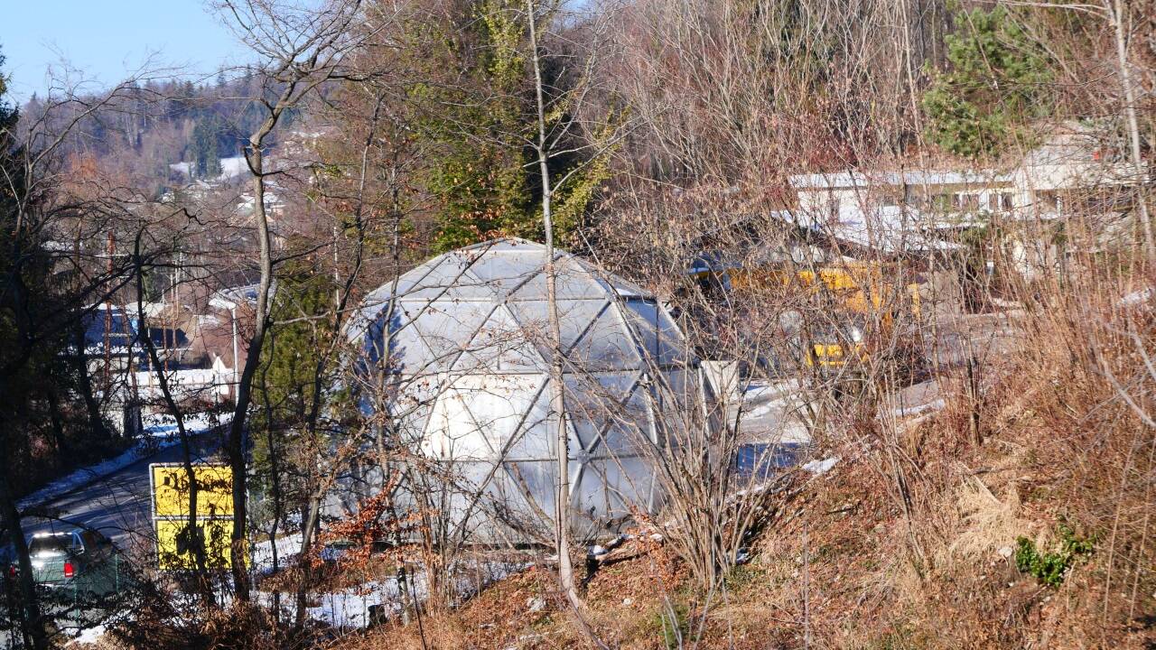 Der Kugelbau von Gerhard Garstenauer auf dem Firmengelände von Deisl-Beton in Hallein.  