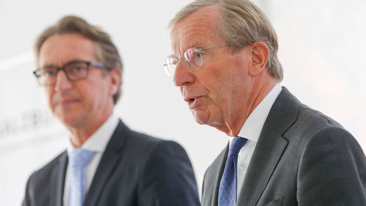 Haslauer ist gleichzeitig auch Aufsichtsratsvorsitzender der Salzburg AG – im Hintergrund: Leo Schitter, Vorstandssprecher.  