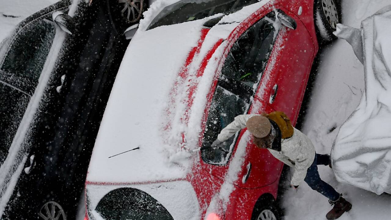 In der Nacht auf Mittwoch setzte vielerorts Schneefall ein 