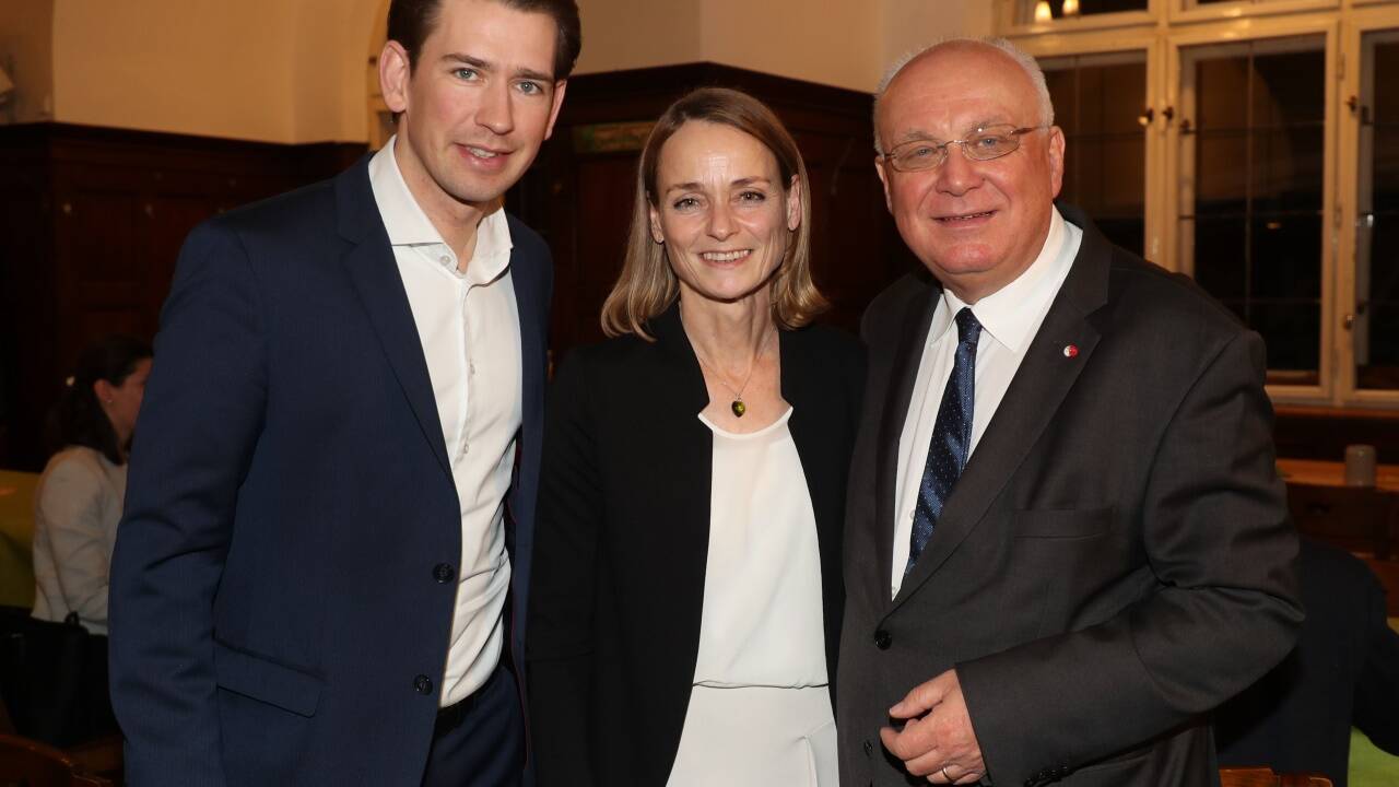  Bundeskanzler Sebastian Kurz mit Ex-LH Franz Schausberger und dessen Frau Heidi.  