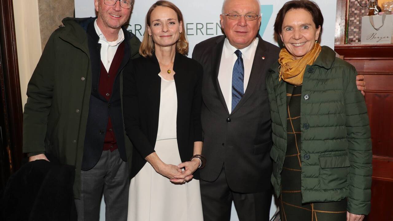 Michael Pallauf, Heidi und Franz Schausberger und Landtagspräsidentin Brigitta Pallauf. 
