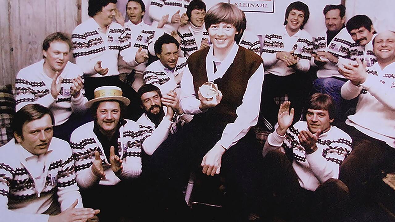Die Mitglieder des Lake Placid-Clubs ließen ihre goldene Annemarie hoch leben. Die Mitglieder des Lake Placid-Clubs ließen ihre goldene Annemarie hoch leben.