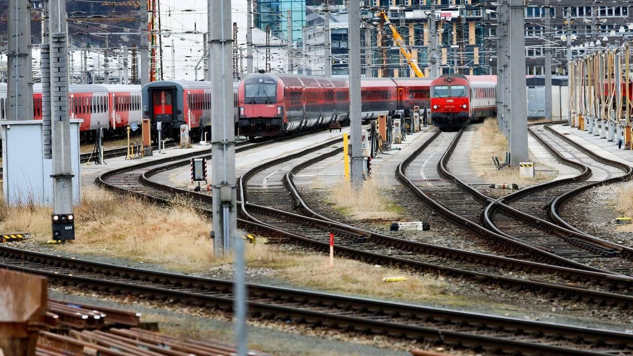 Die ÖBB haben ein „Parkplatzproblem“: Am Hauptbahnhof gibt es zu wenige Stellplätze für Nah- und Fernverkehrszüge. 
