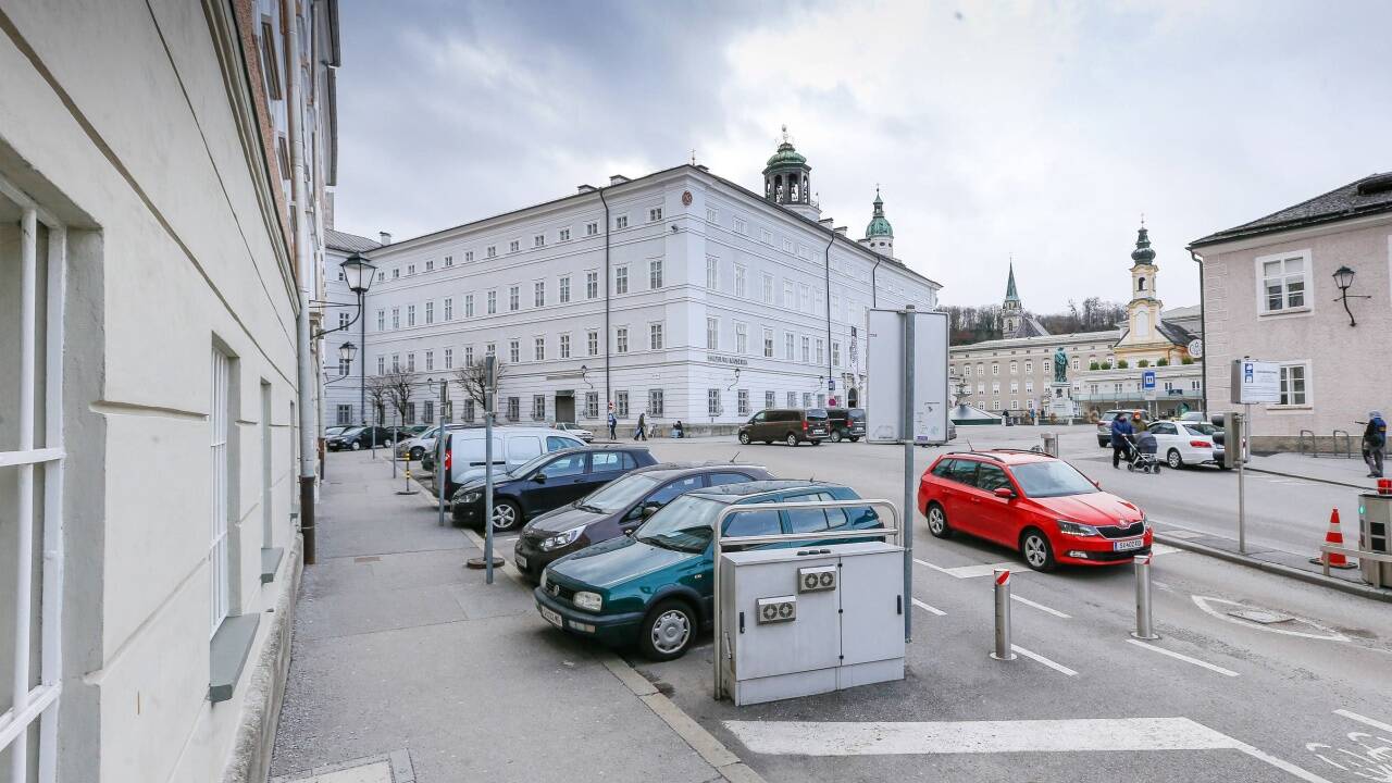 Lücke bei der Einfahrt zum Mozartplatz: Sie beträgt 2,90 Meter – Platz genug für einen Pkw. 