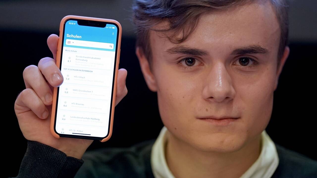 Der Schüler Benjamin Hadrigan präsentierte – erneut – seine Lehrerbewertungs-App „Lernsieg“. 