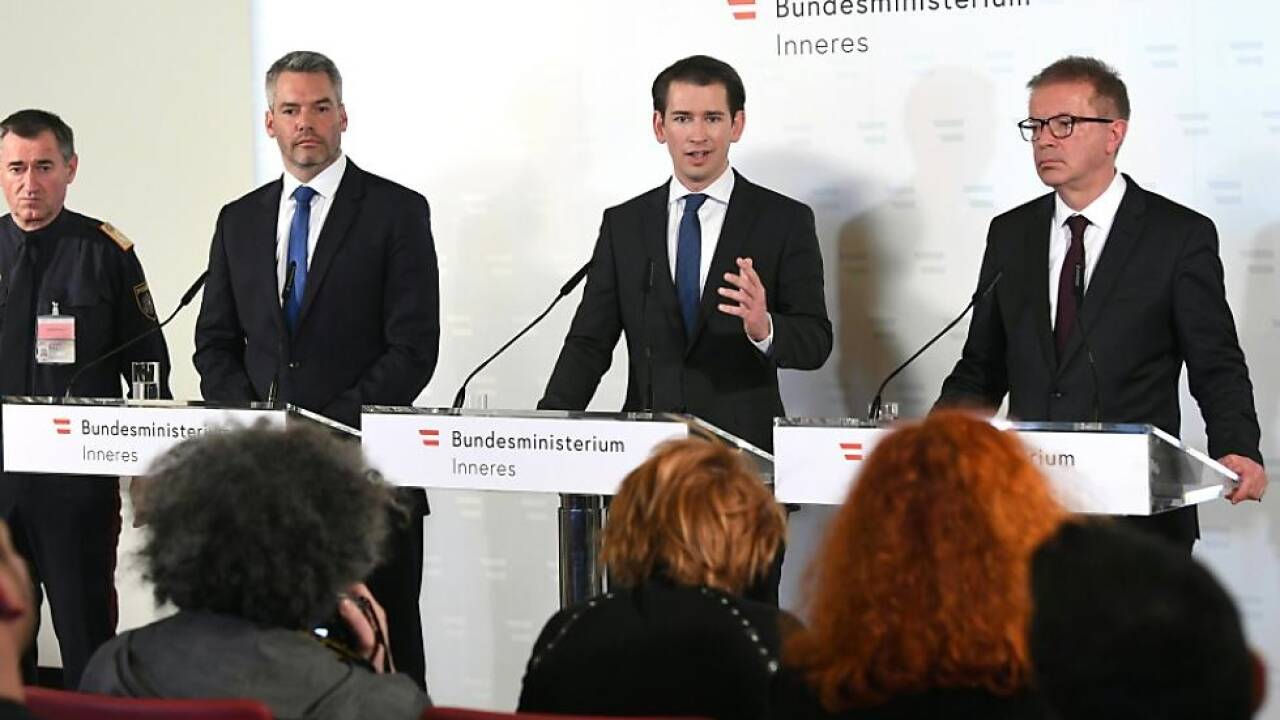Man werde 'Warnketten noch enger knüpfen', so der Kanzler 