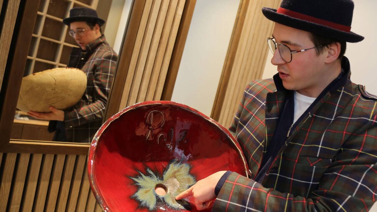 Die Waschbecken für die öffentlichen WCs haben Martin Ablinger und sein Team selbst getöpfert. 