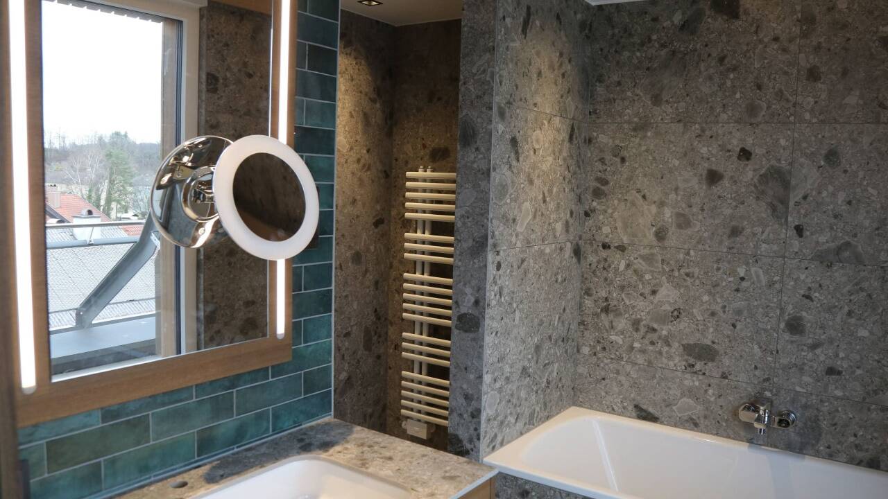 So sehen die Badezimmer der Rooftop-Zimmer aus. 