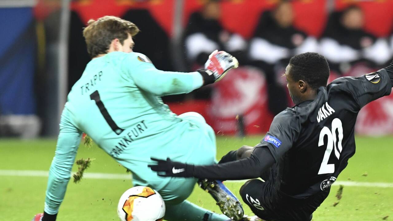 Patson Daka gegen Kevin Trapp.  