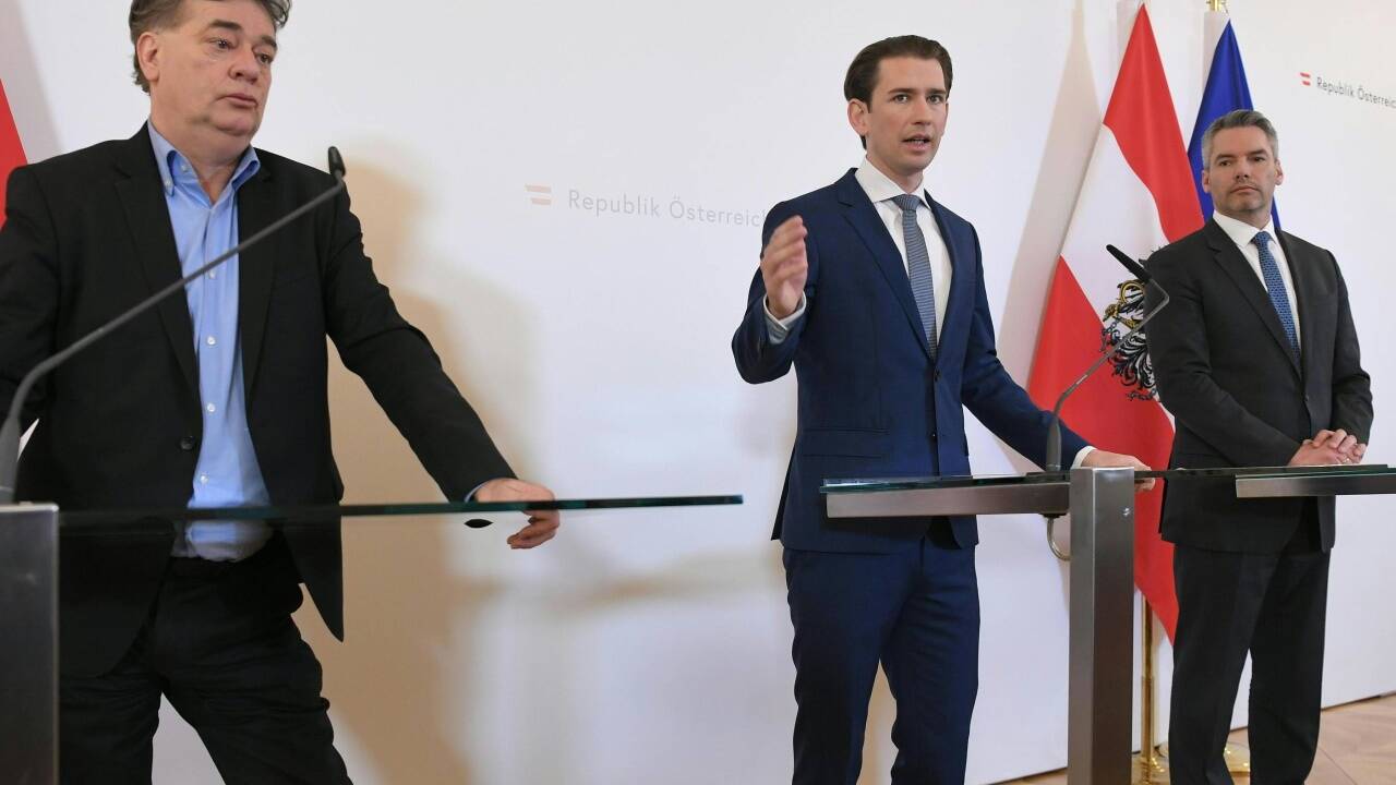 Vizekanzler Werner Kogler (Grüne), Bundeskanzler Sebastian Kurz (ÖVP) und Innenminister Karl Nehammer (ÖVP) nach der Arbeitssitzung zur Migrationskrise. 