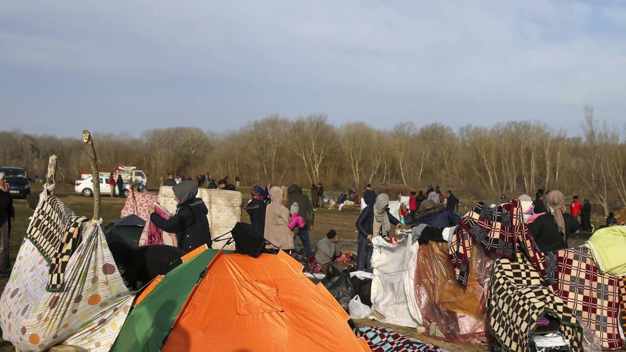 An der türkisch-griechischen Grenze warten Tausende Flüchtlinge und Migranten auf Einlass in den EU-Raum. 