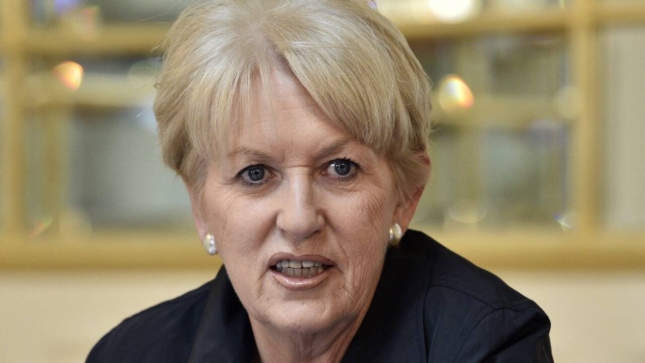 „Ich bin froh, dass die Masken noch vorhanden und benutzbar sind“, sagt die damalige Gesundheitsministerin. „Ich bin froh, dass die Masken noch vorhanden und benutzbar sind“, sagt die damalige Gesundheitsministerin.